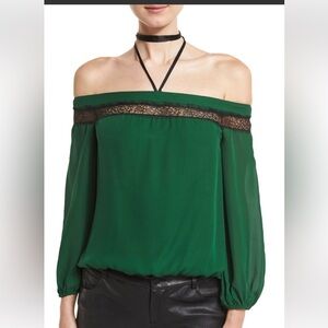 - Alice + Olivia Esmeralda Off-the-Shoulder Top. Size XS. Like New Conditon